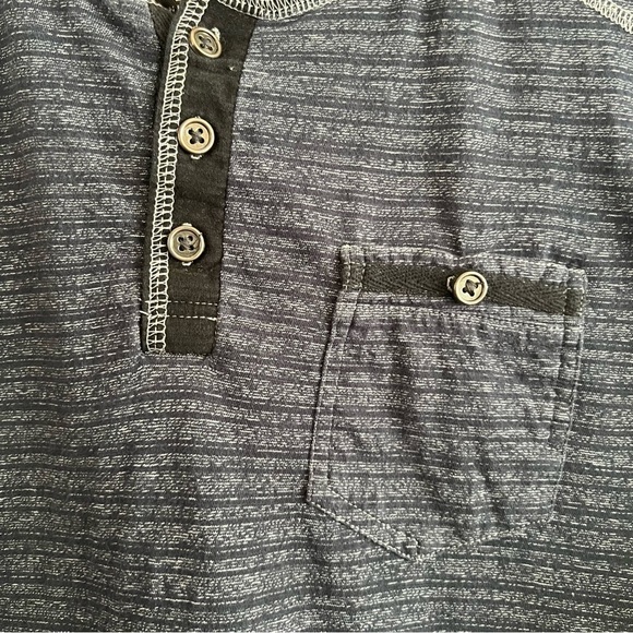 Men’s short sleeve Size Large - Picture 4 of 7